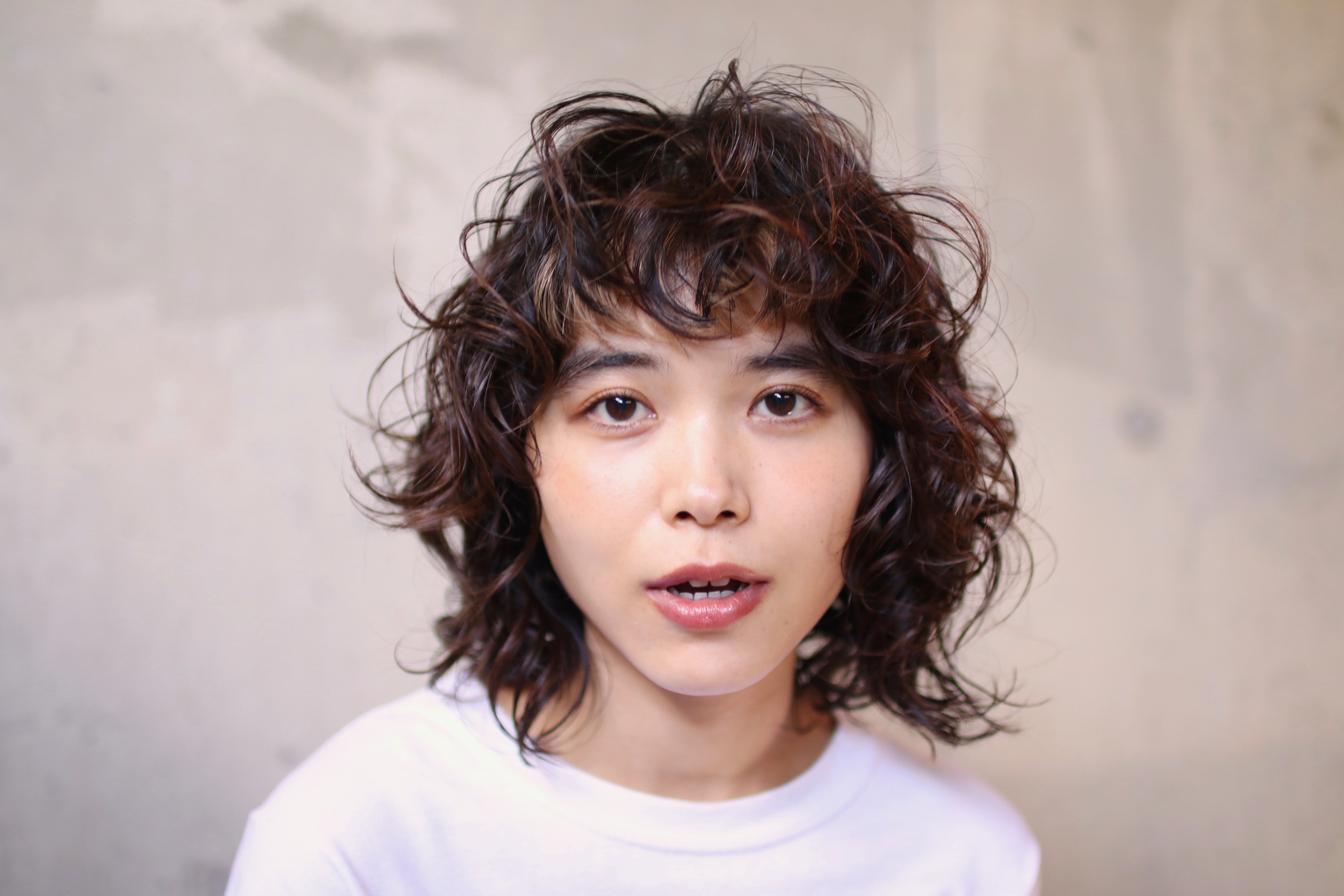 秋も人気のパーマスタイル** 秋も人気のパーマスタイル**